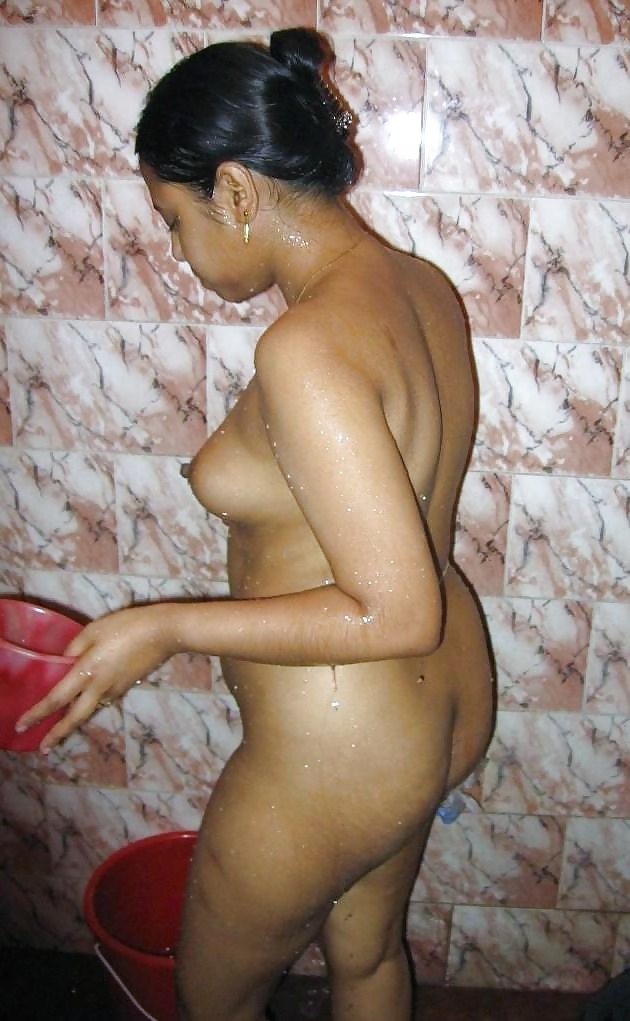 Real Desi Girls nude..